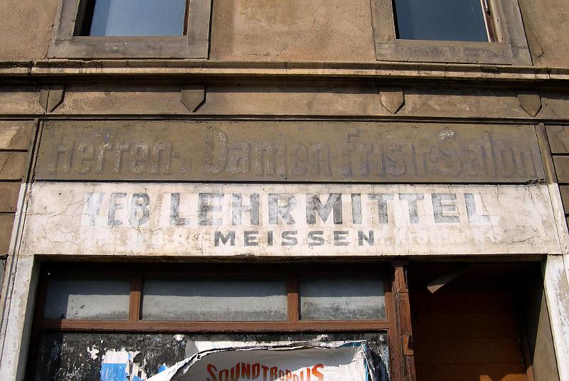 Meißen, Talstr. 89, 18.9.2006.JPG - (Herren- u. Damen-Frisir-Salon) - VEB Lehrmittel Meissen